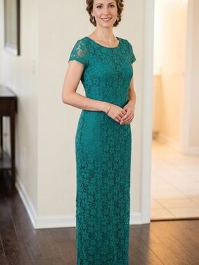 chinese dress ladies Hunter Green Lace Top Maxi Dress with 3/4 Sleeves